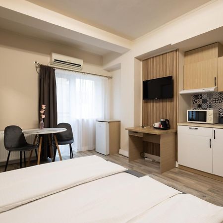 Apart Hotel Bonjour Cluj Buitenkant foto