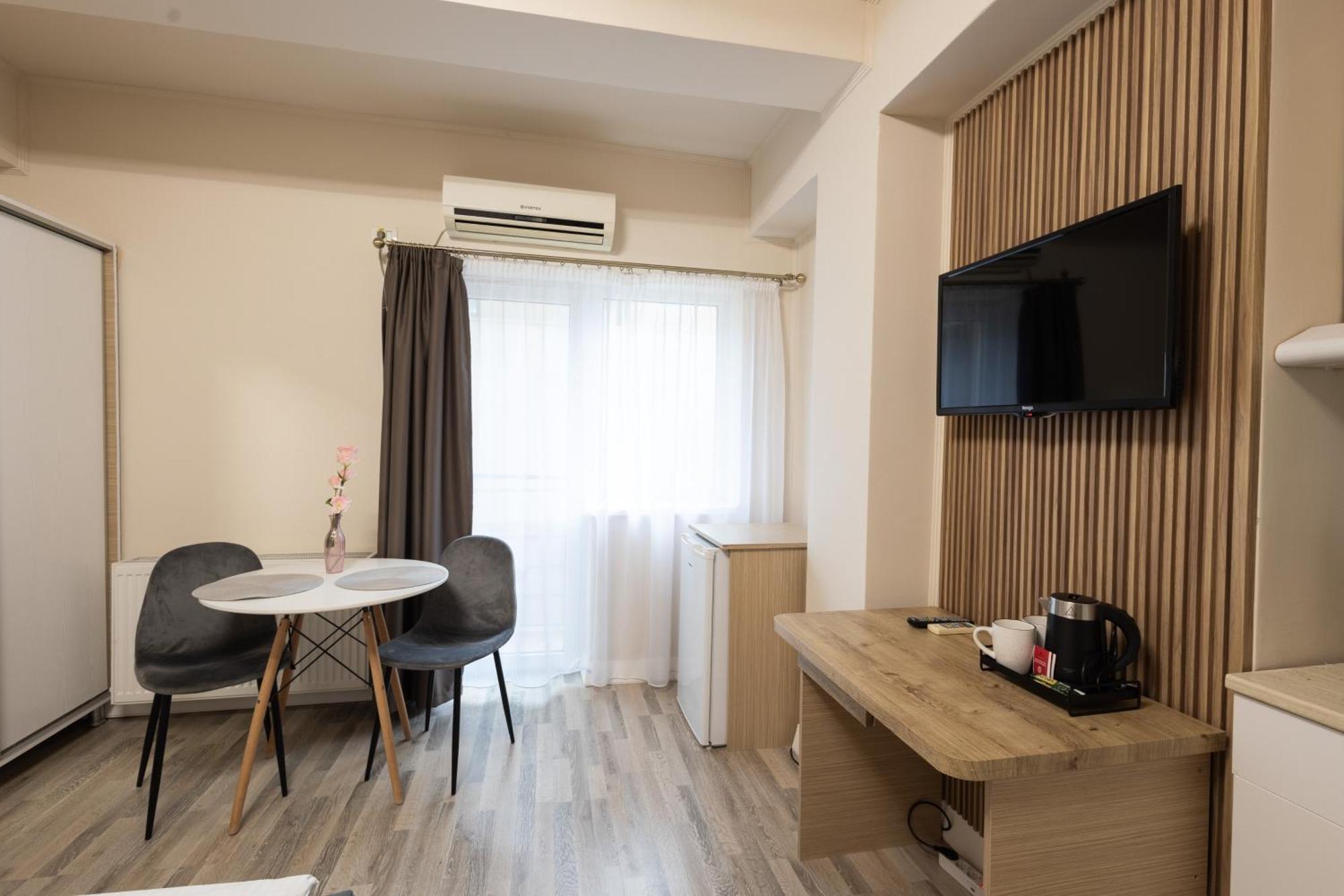Apart Hotel Bonjour Cluj Buitenkant foto