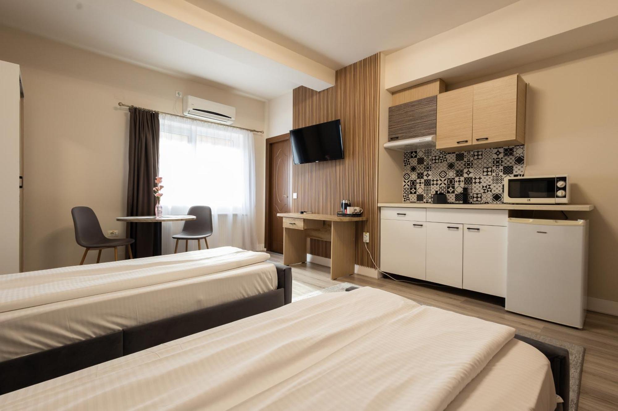 Apart Hotel Bonjour Cluj Buitenkant foto